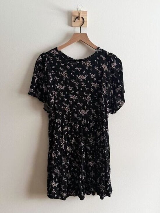 Dresses & Skirts - 3/$10 Abercrombie & Fitch Ditsy Floral Print Dress Size S